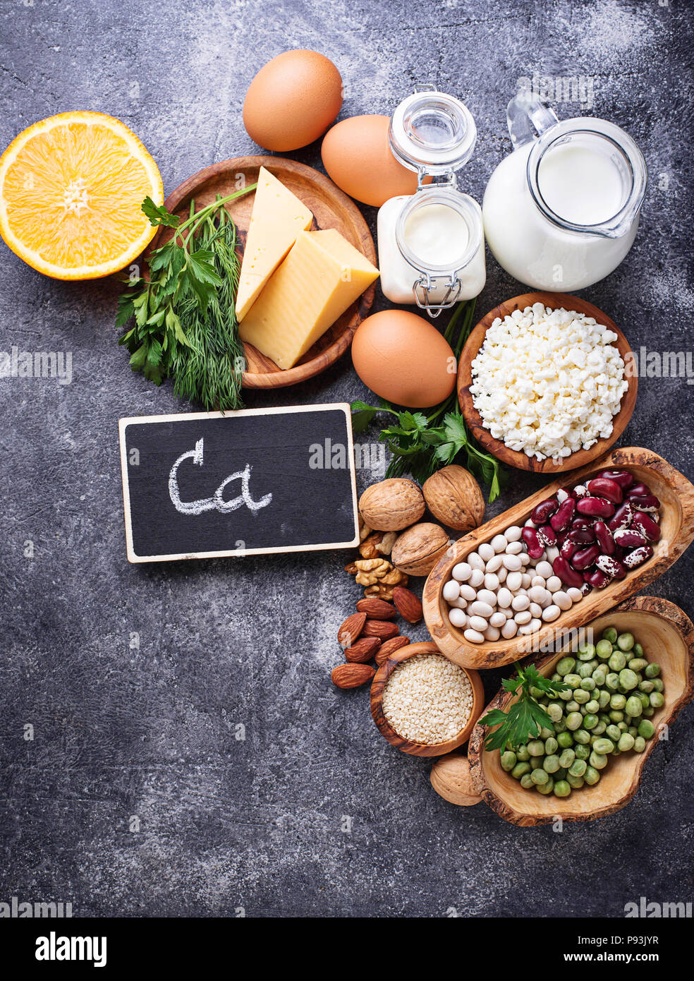 Set di cibo che è ricco di calcio. Foto Stock