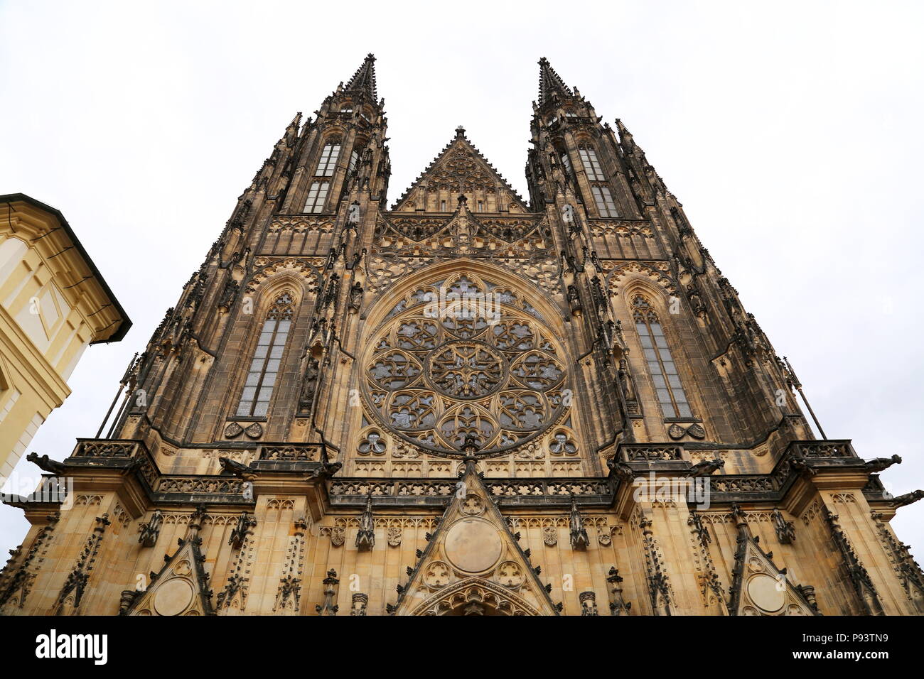 Portale Ovest, San Vito la cattedrale e il Castello di Praga, Hradčany, Praga Cechia (Repubblica Ceca), Europa Foto Stock