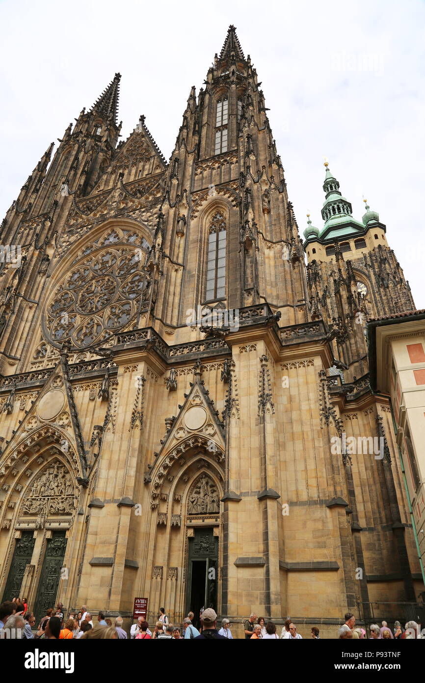 Portale Ovest, San Vito la cattedrale e il Castello di Praga, Hradčany, Praga Cechia (Repubblica Ceca), Europa Foto Stock