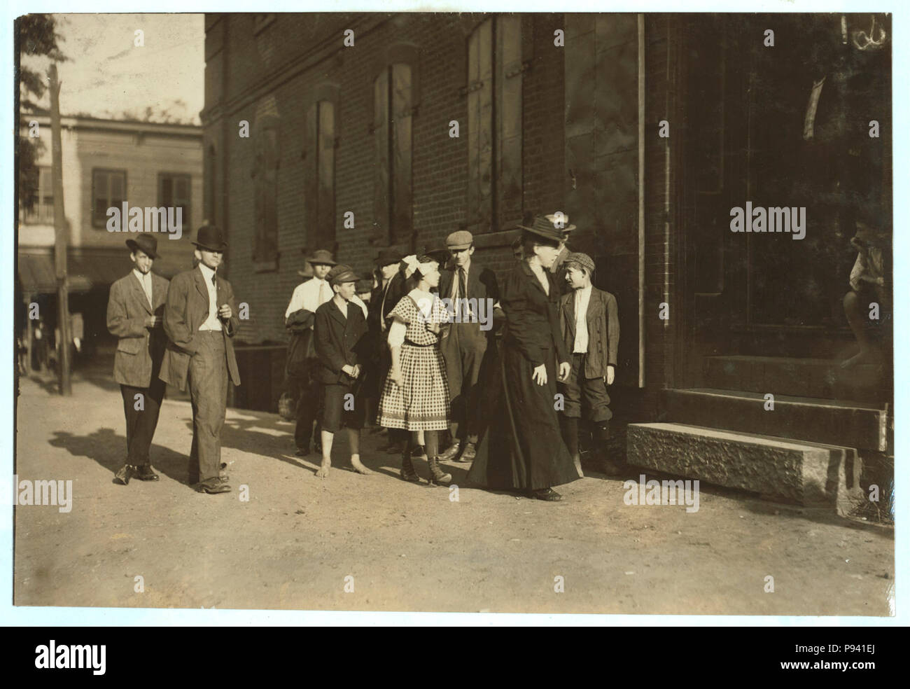 Alcuni dei ragazzi a lavorare nella fabbrica di sigarette della American Tobacco Co., a Pietroburgo, Va. tutti i lavori. Sono andato attraverso la fabbrica durante le ore di lavoro e ha visto decine di poco Foto Stock