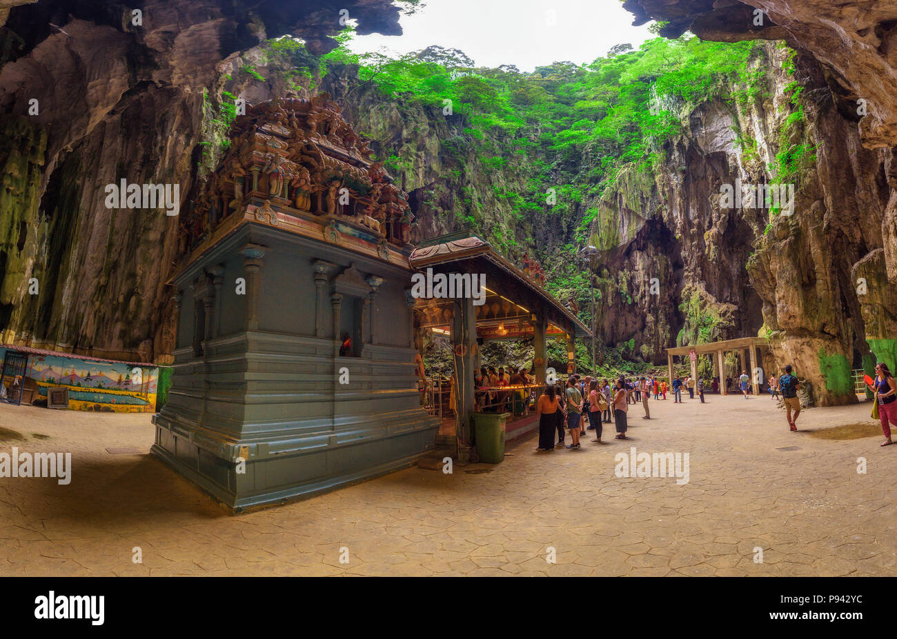 Tempio indù all'interno di Grotte Batu vicino a Kuala Lumpur Foto Stock