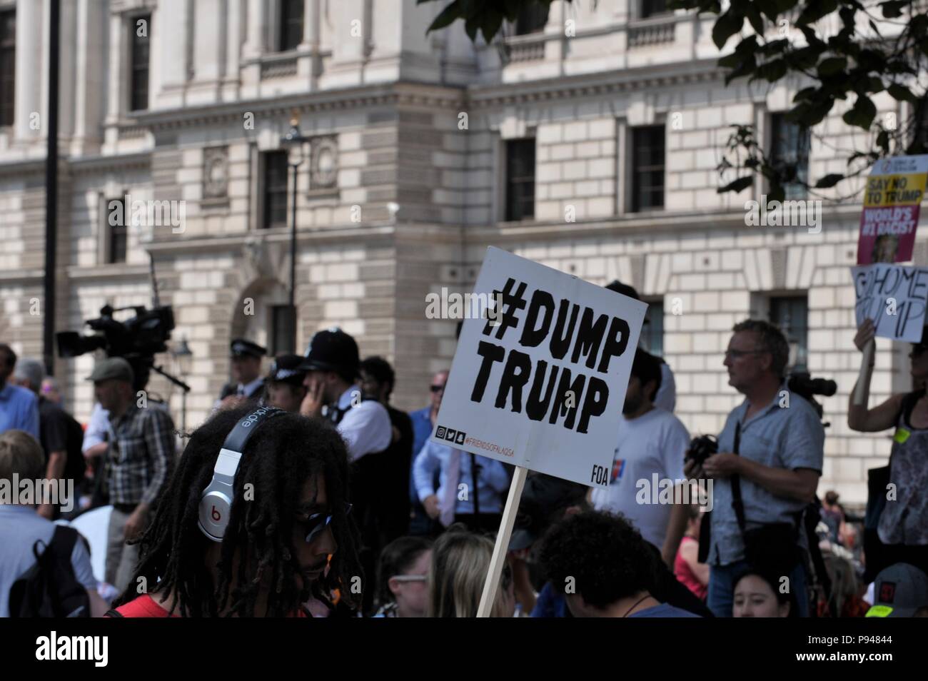 I manifestanti Rally contro Donald Trump visita al Regno Unito Foto Stock