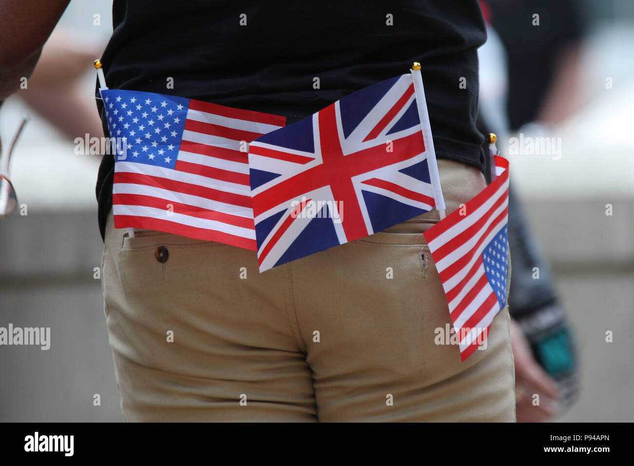 Libera Tommy Robinson simpatizzanti e sostenitori Pro-Trump si riuniscono su Whitehall, Londra per un rally comuni a sostegno della visita del Presidente degli Stati Uniti per il Regno Unito e per chiedere la liberazione di incarcerato Tommy Robinson. Foto Stock