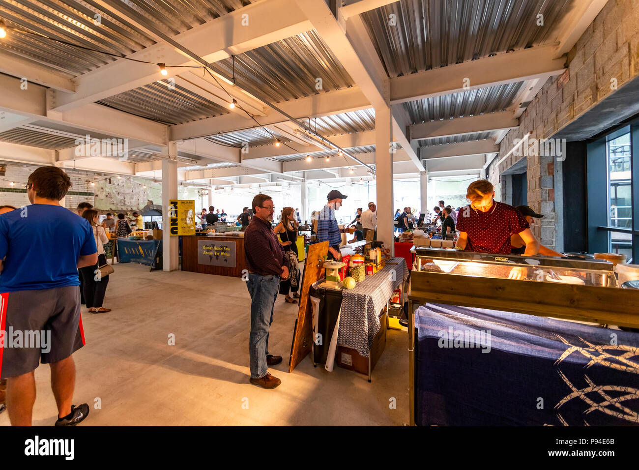 Raggiungere Finzels Street Market alimentare nella fermentazione edificio nord Foto Stock