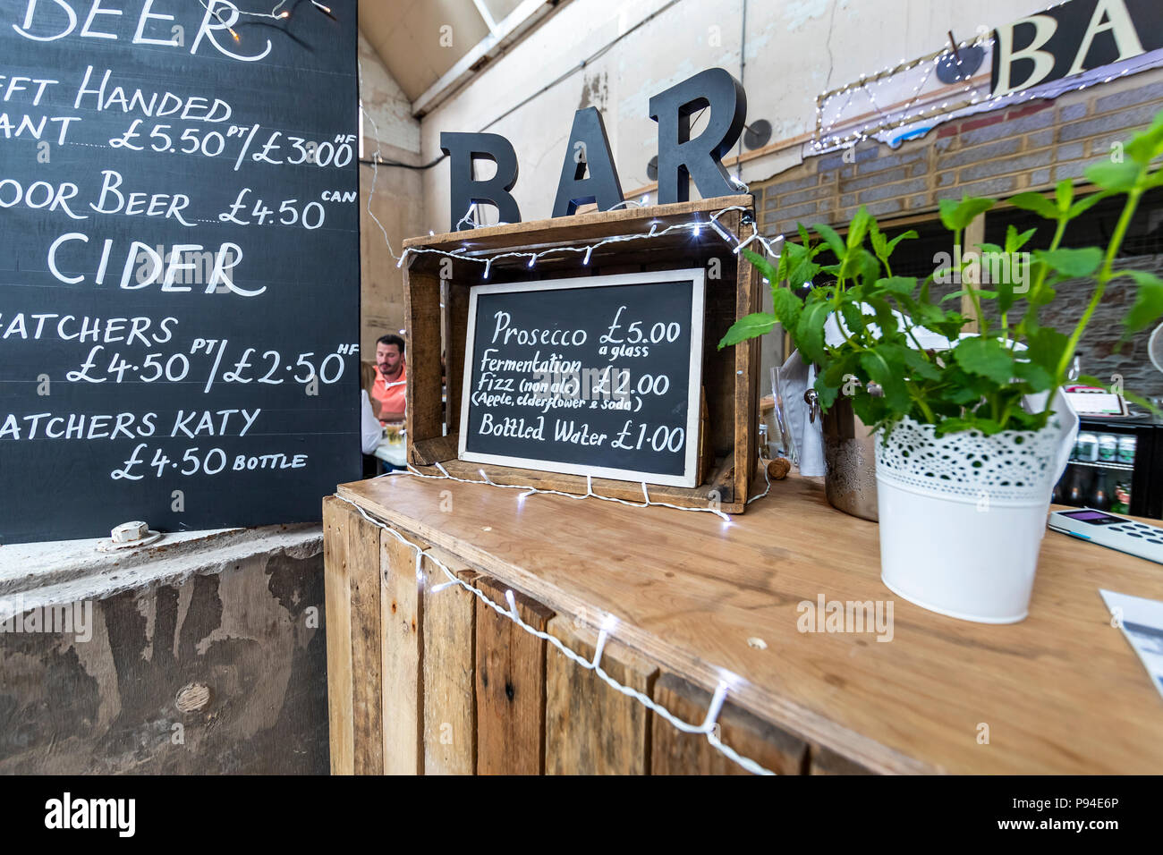 Raggiungere Finzels Street Market alimentare nella fermentazione edificio nord Foto Stock