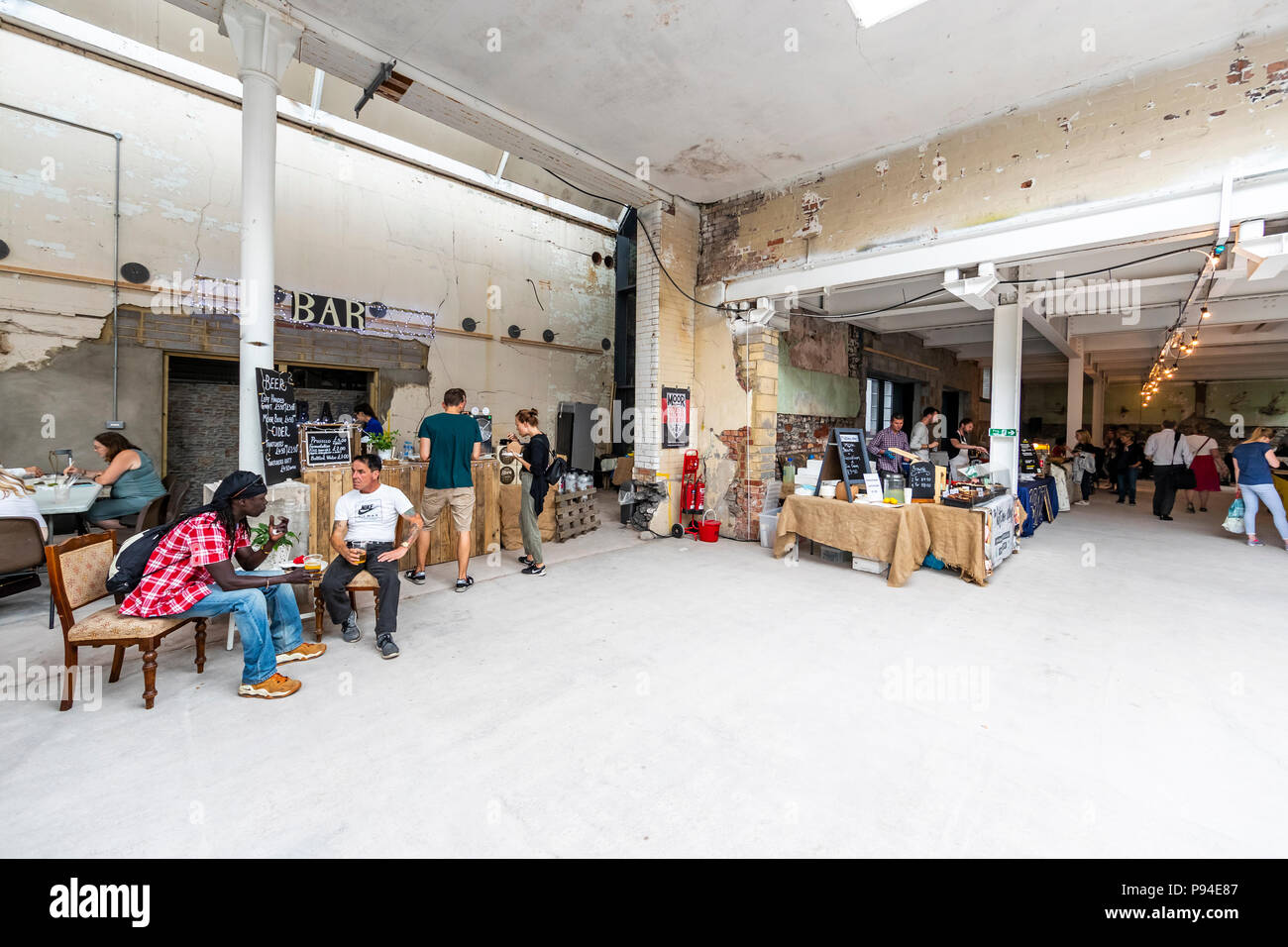 Raggiungere Finzels Street Market alimentare nella fermentazione edificio nord Foto Stock