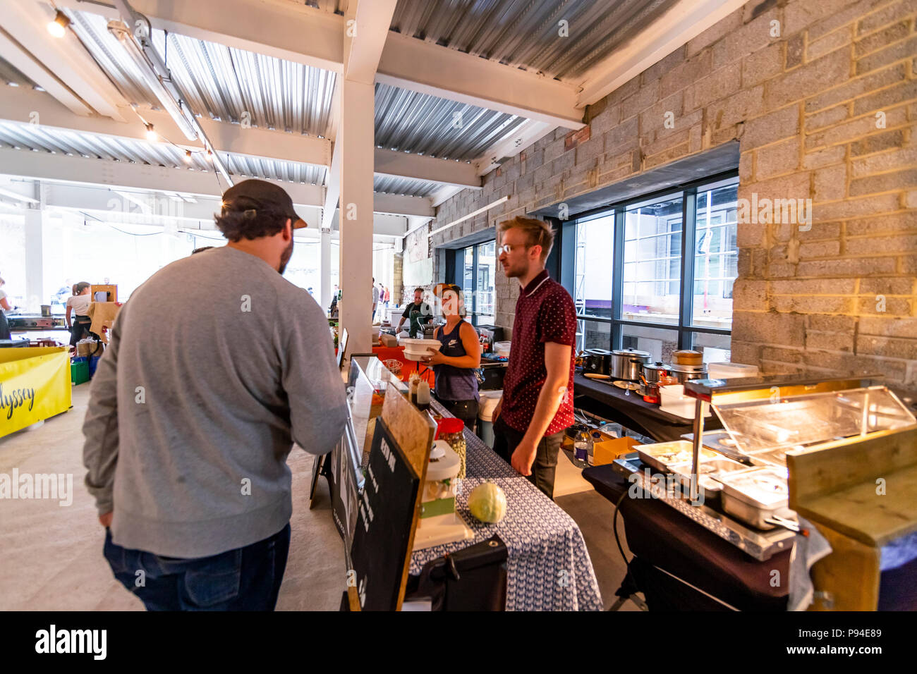 Raggiungere Finzels Street Market alimentare nella fermentazione edificio nord Foto Stock