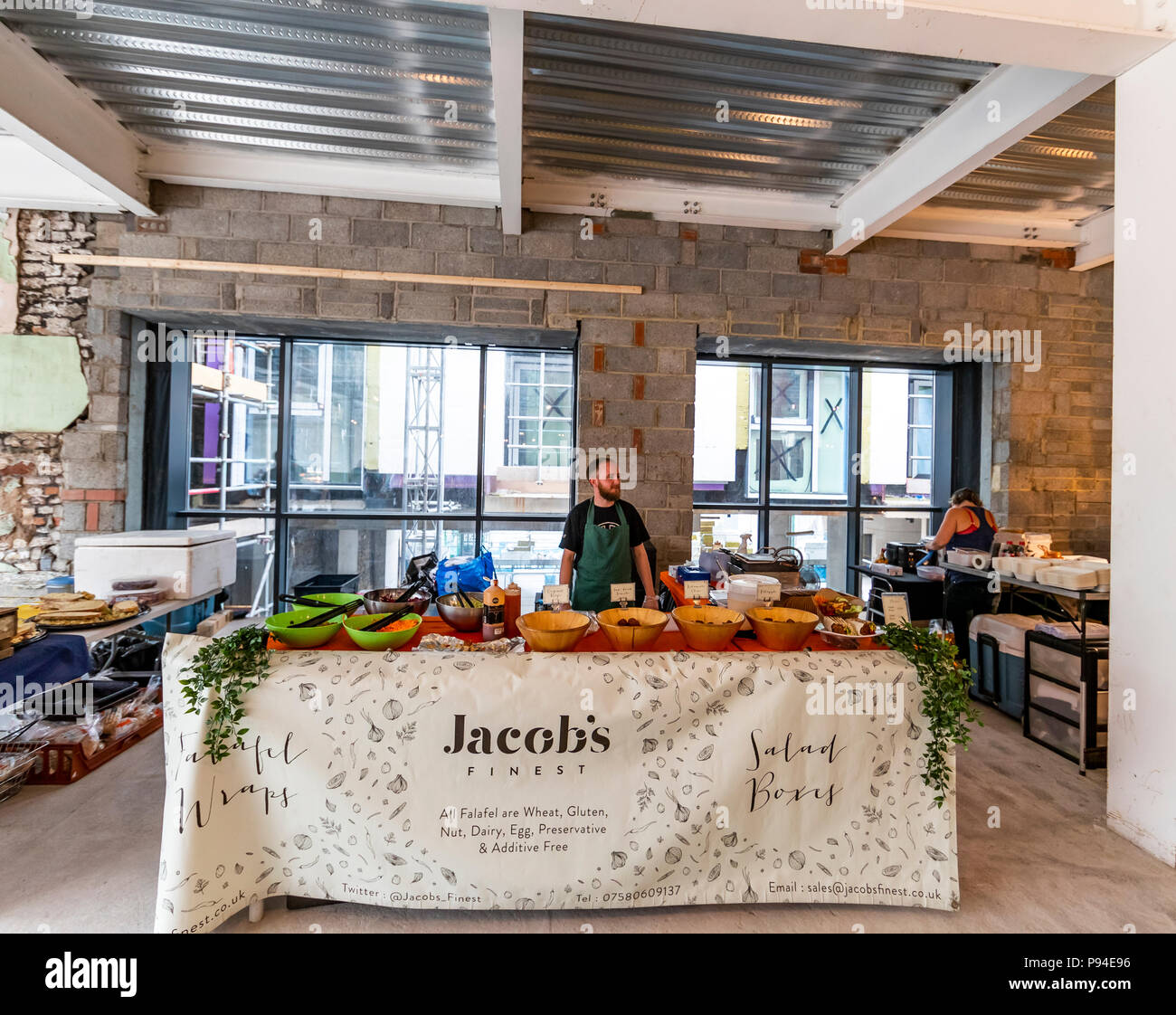 Raggiungere Finzels Street Market alimentare nella fermentazione edificio nord Foto Stock