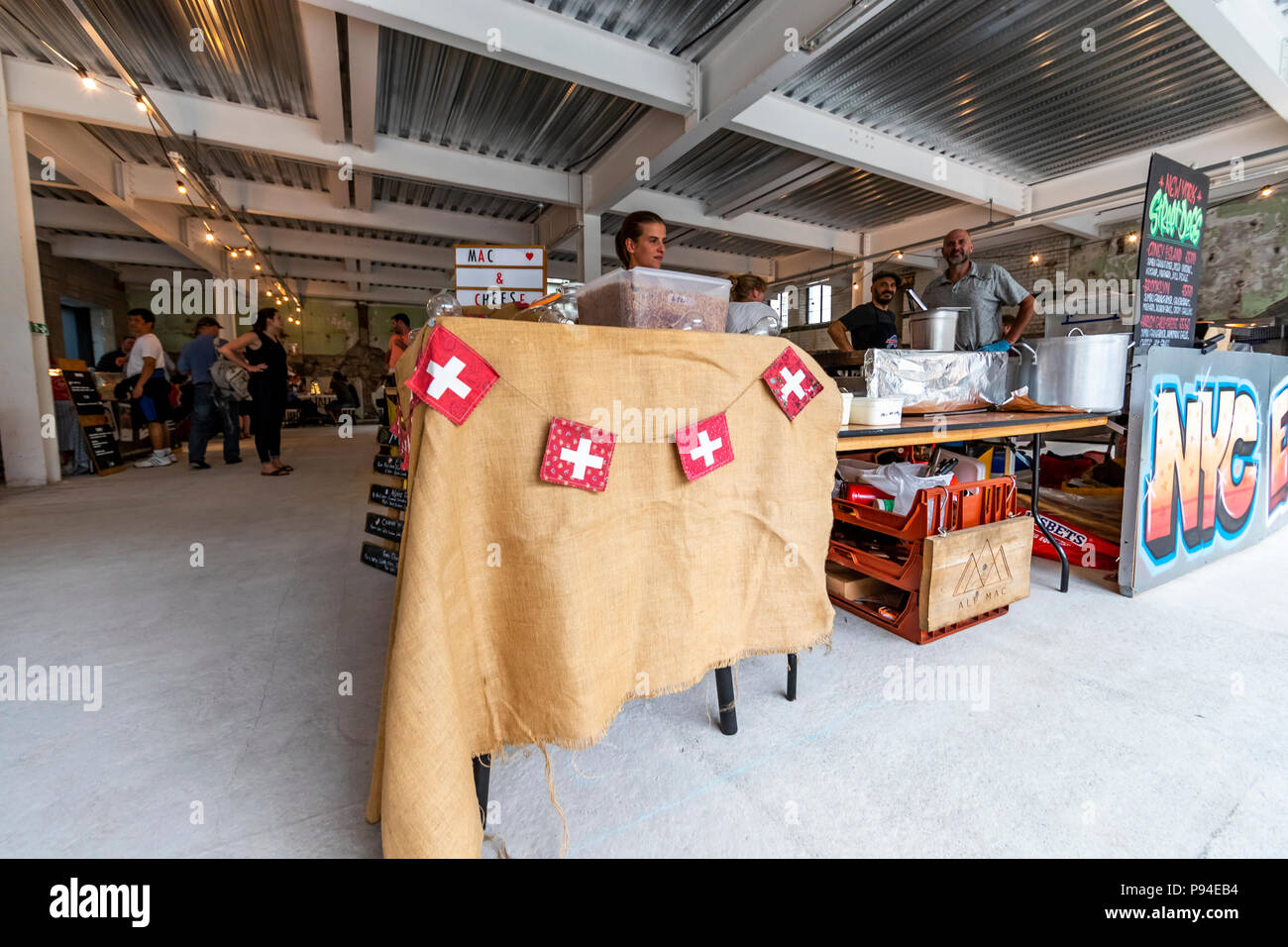 Raggiungere Finzels Street Market alimentare nella fermentazione edificio nord Foto Stock