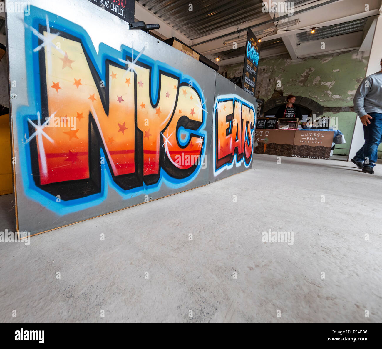 Raggiungere Finzels Street Market alimentare nella fermentazione edificio nord Foto Stock