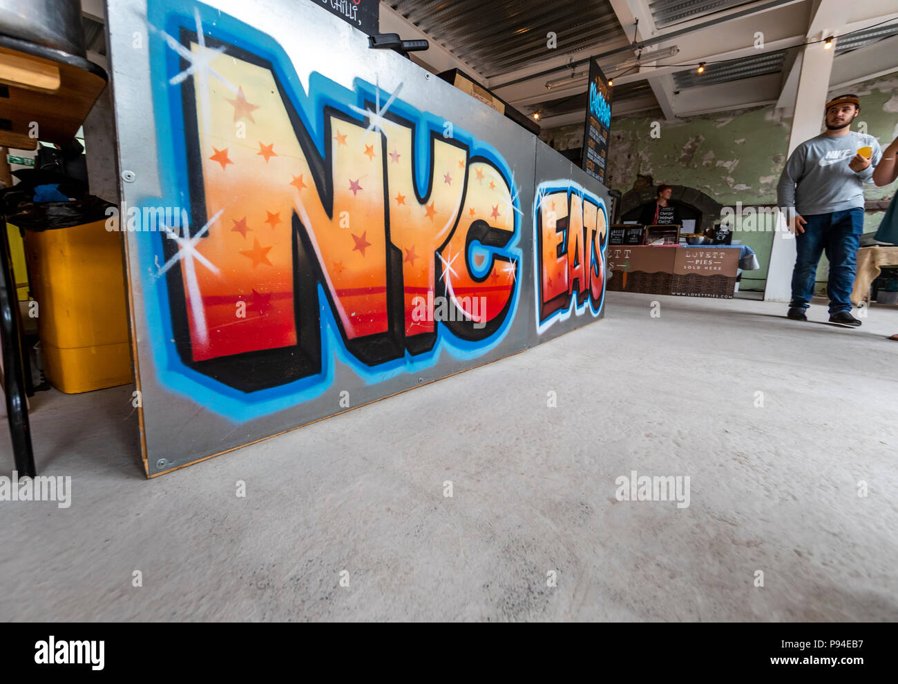 Raggiungere Finzels Street Market alimentare nella fermentazione edificio nord Foto Stock