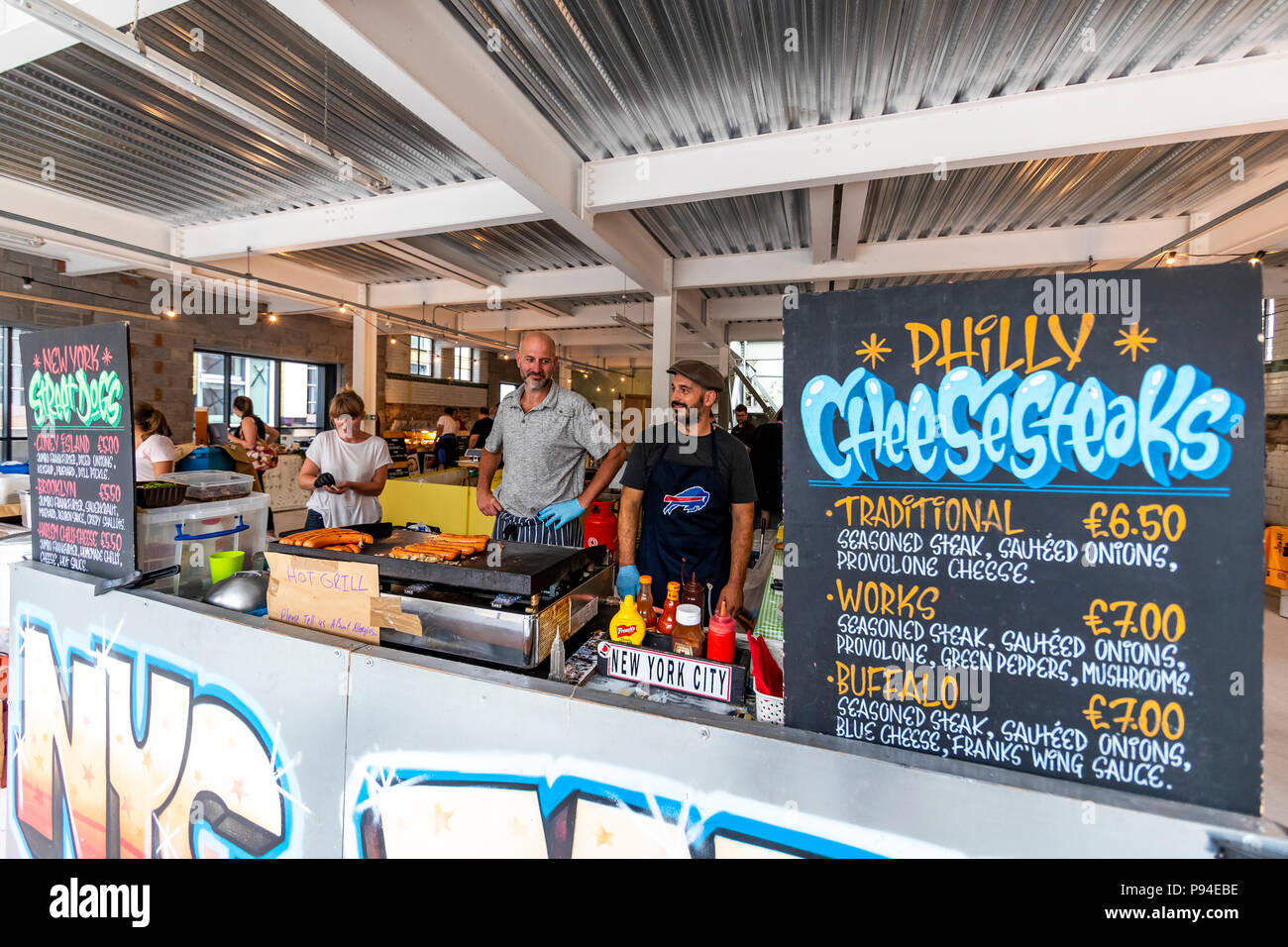 Raggiungere Finzels Street Market alimentare nella fermentazione edificio nord Foto Stock