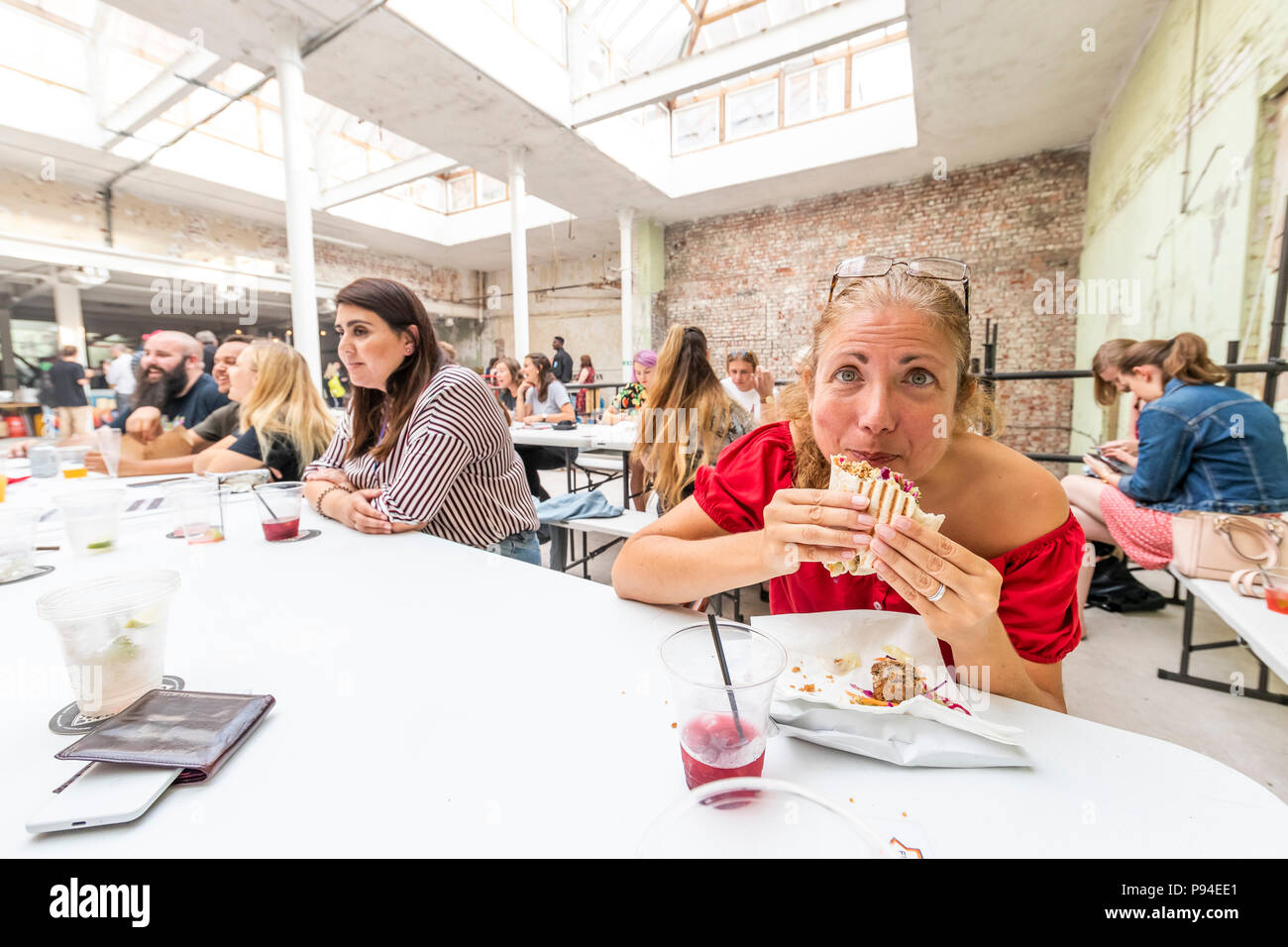 Raggiungere Finzels Street Market alimentare nella fermentazione edificio nord Foto Stock