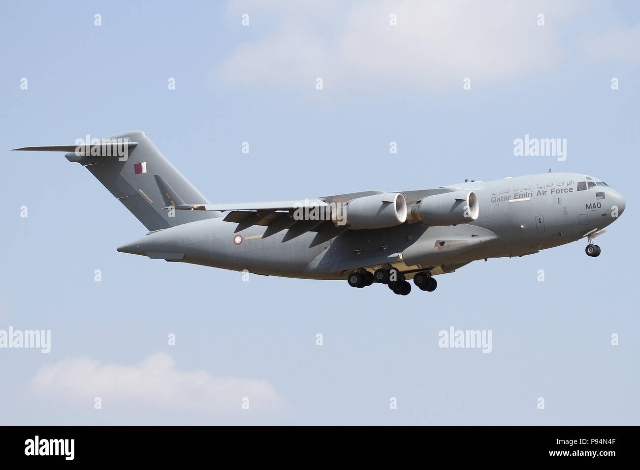 Il Qatar Emiri Air Force C-17A Globemaster sull approccio finale di RAF Mildenhall nel Suffolk, Regno Unito su un estremamente raro in visita. Foto Stock