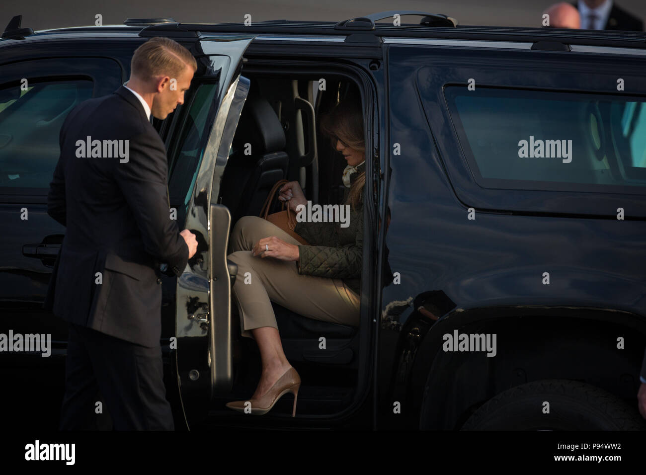 Prestwick, Scozia, il 13 luglio 2018. Presidente Donald Trump, e moglie Melania, arrivano su Air Force One a Glasgow Prestwick International Airport all'inizio di un viaggio di due giorni in Scozia. Credito di immagine: Jeremy Sutton-Hibbert/ Alamy News. Foto Stock