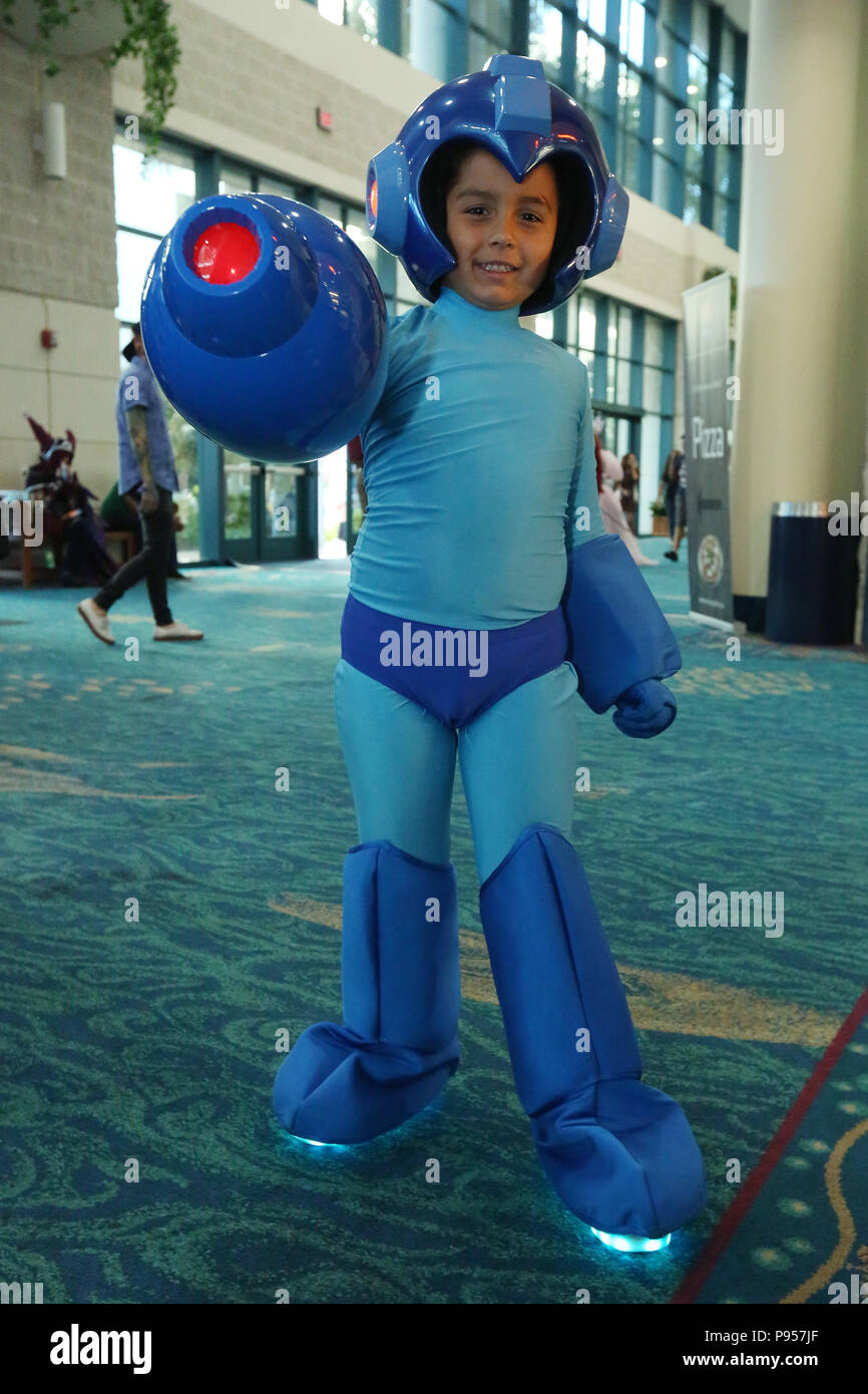 Ft Lauderdale, FL - Luglio 14, 2018: Anime, fumetti elettronici e gli appassionati di videogiochi che ritraggono i loro preferiti personaggi animati durante il XIII annuale di Florida Supercon al maggiore Ft Lauderdale Convention Center in luglio 14, 2018 in Ft Lauderdale, Florida, Stati Uniti d'America. (Foto di Sean I draghetti/Alamy News Live) Foto Stock