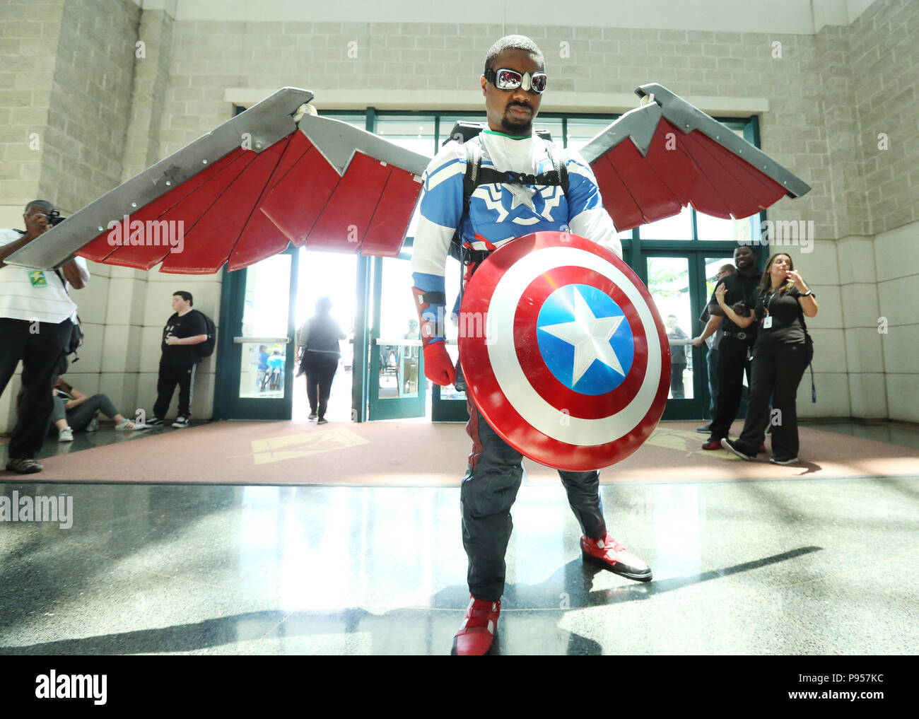 Ft Lauderdale, FL - Luglio 14, 2018: Anime, fumetti elettronici e gli appassionati di videogiochi che ritraggono i loro preferiti personaggi animati durante il XIII annuale di Florida Supercon al maggiore Ft Lauderdale Convention Center in luglio 14, 2018 in Ft Lauderdale, Florida, Stati Uniti d'America. (Foto di Sean I draghetti/Alamy News Live) Foto Stock