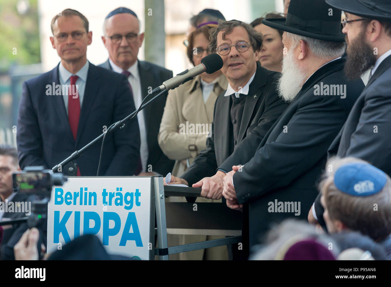 Berlino, Germania - La solidarietà nel rally di Berlino sotto il motto orsi di Berlino Kippa. Foto Stock