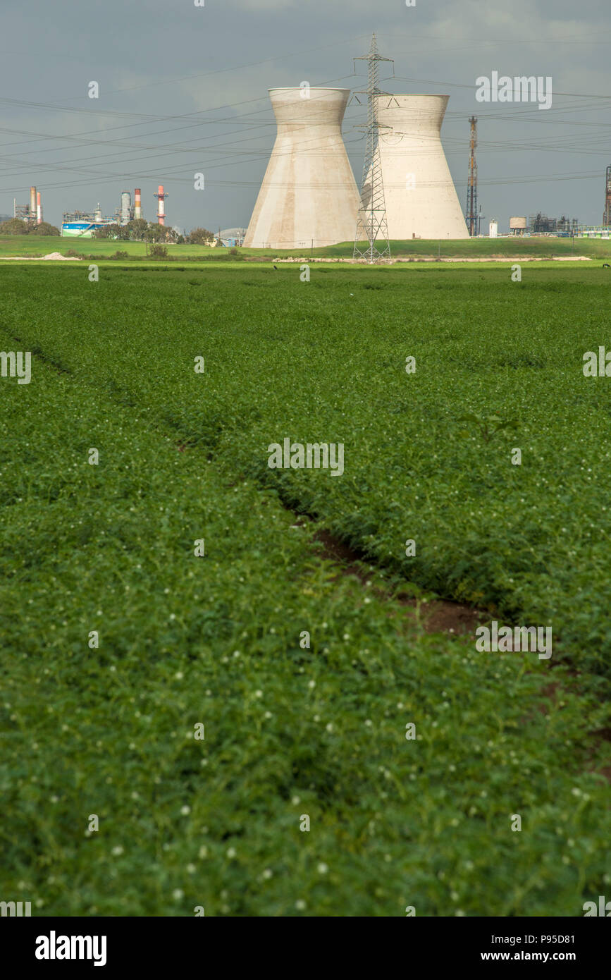 Haifa, Israele - 29 Marzo 2018 : industrial raffineria a Haifa, Israele Foto Stock