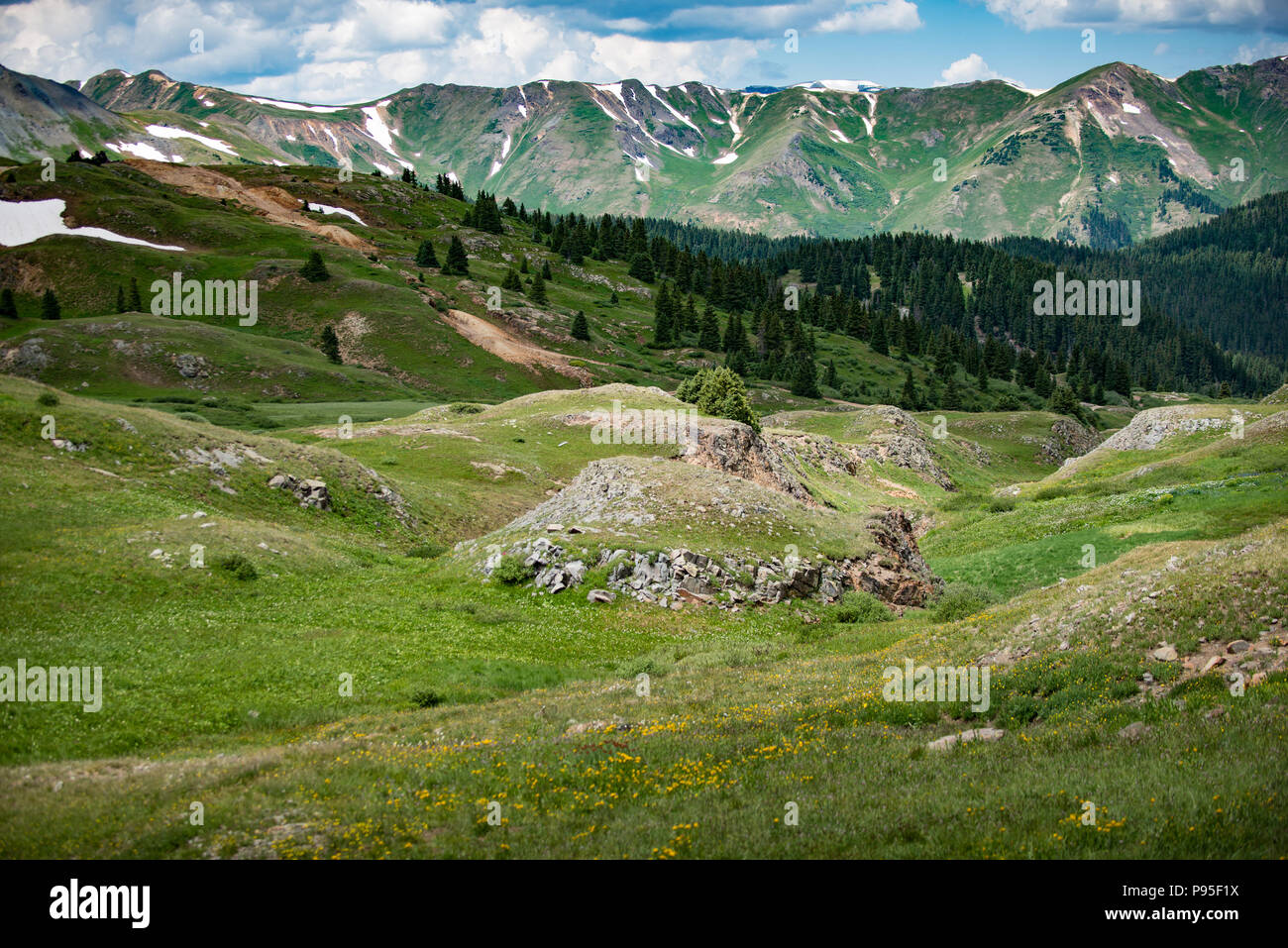 Loop alpino bella giornata di sole paesaggio Colorado Foto Stock