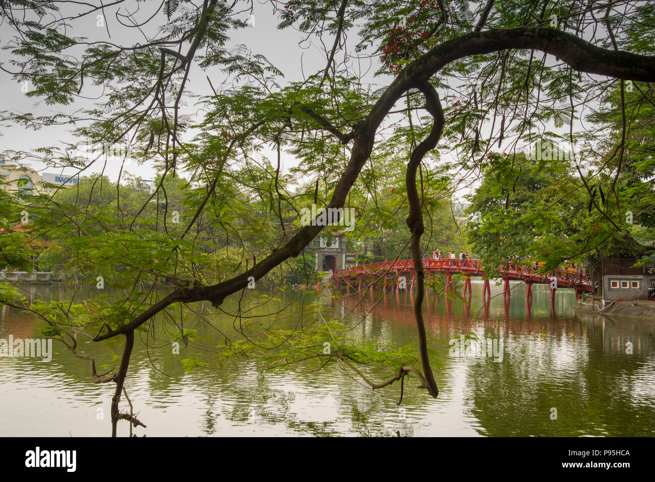 Il ponte rosso - Hanoi Foto Stock