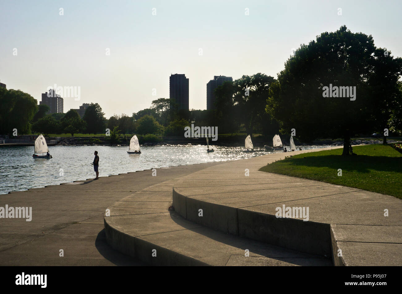 Chicago Park District vela classe a Montrose Harbor, Lincoln Park di Chicago, Illinois. Foto Stock