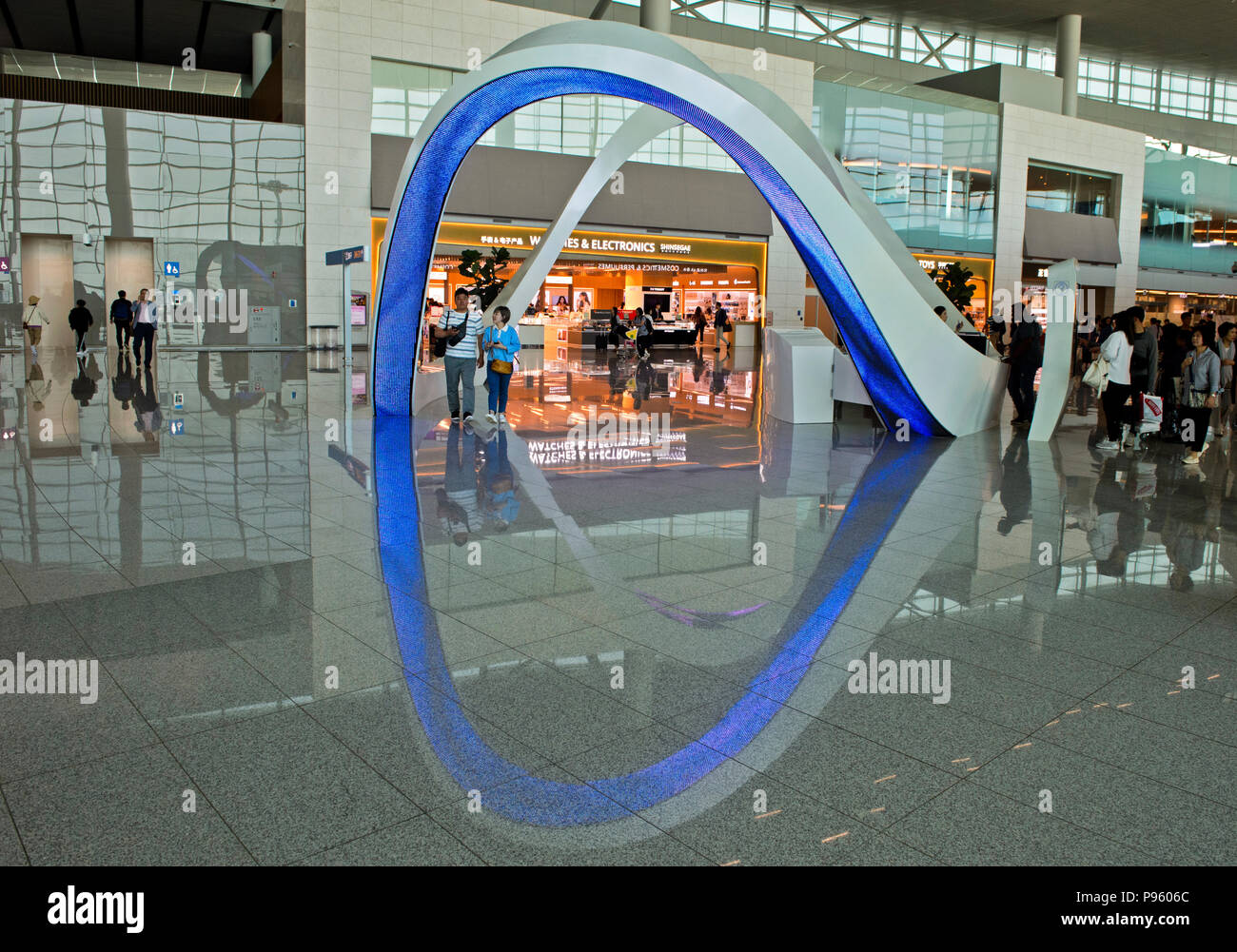 Al banco informazioni al Terminal 2, Dall'Aeroporto Internazionale Incheon di Seoul, Seoul, Corea del Sud Foto Stock