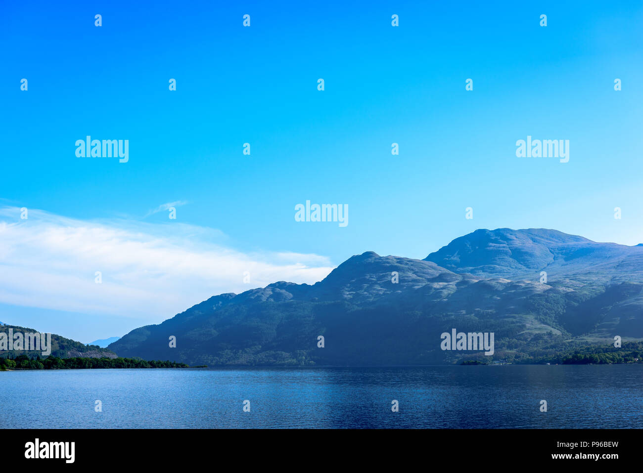 Paesaggio scozzese. Bellissimo il cielo sopra la Scozia. Waterscenic . Foto Stock