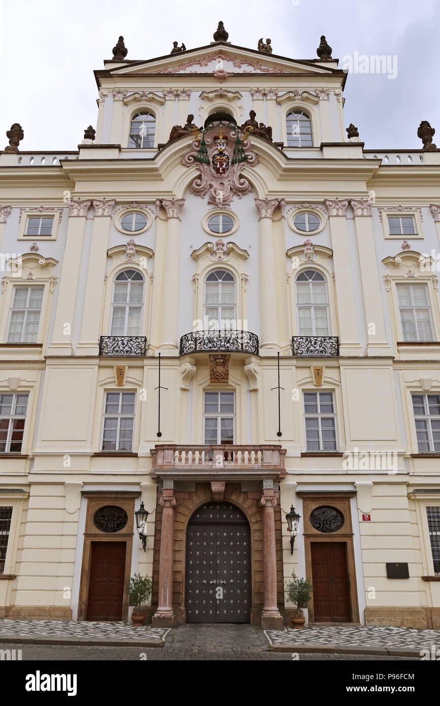 Palazzo Arcivescovile, Hradčanské Náměstí, Hradčany, Praga Cechia (Repubblica Ceca), Europa Foto Stock