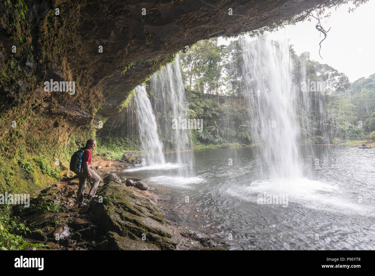 La cascata nel parco naturale, Tham Champy, Paksong, Laos Foto Stock