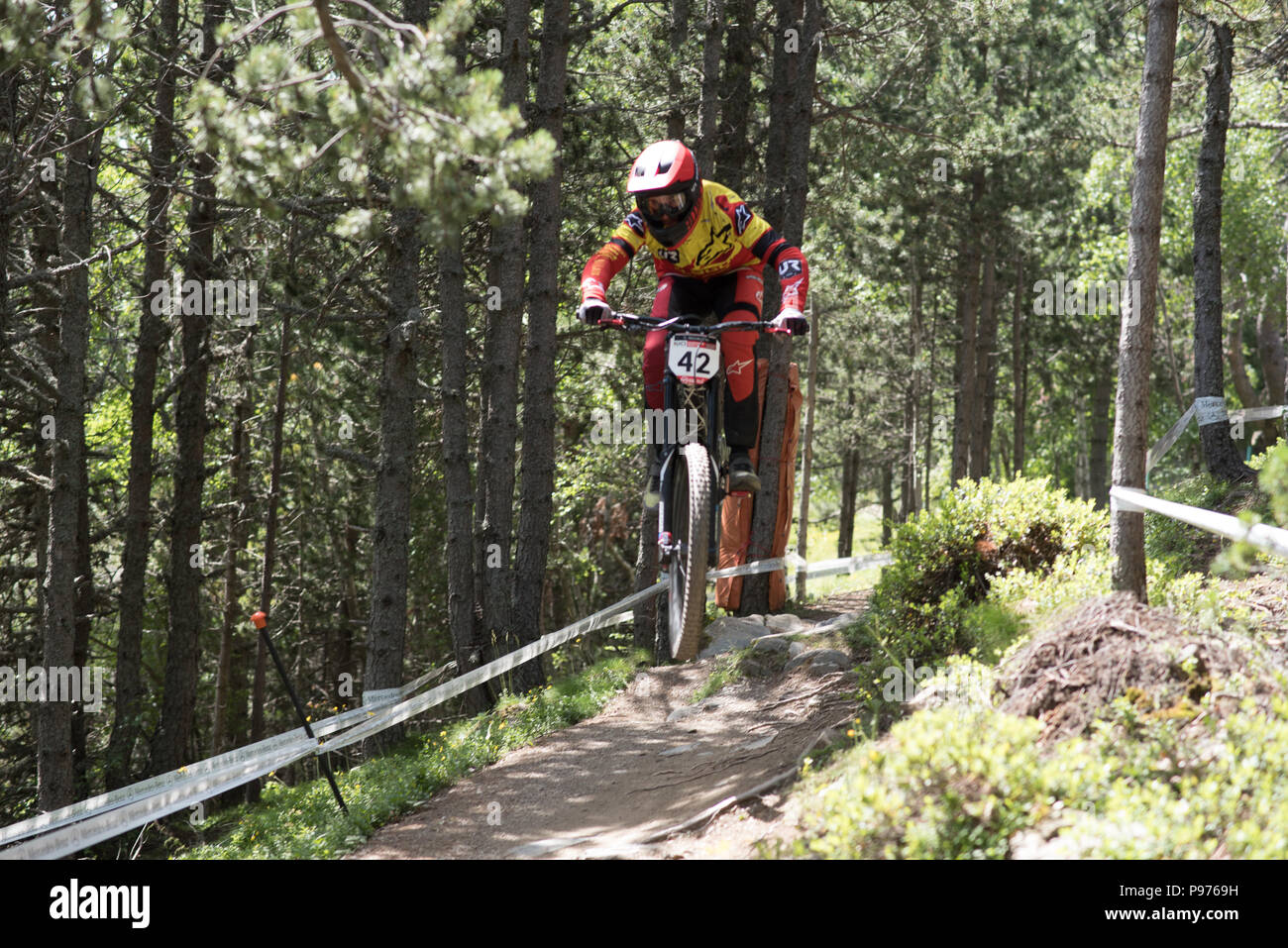 Vallnord, La Massana - Andorra. Il 15 luglio 2018. Gara in discesa, UCI, Moutain Bike World Cup, Vallnord Andorra. 15/07/2018 Credit: Martin Silva Cosentino / Alamy Live News Foto Stock