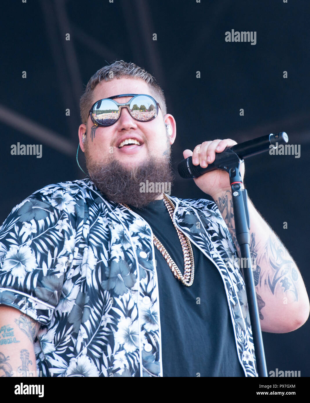Rag 'n' osso performing live sull'Obelisco stadio a Latitude Festival, Henham Park, Suffolk, Inghilterra, 15 luglio, 2018 Foto Stock