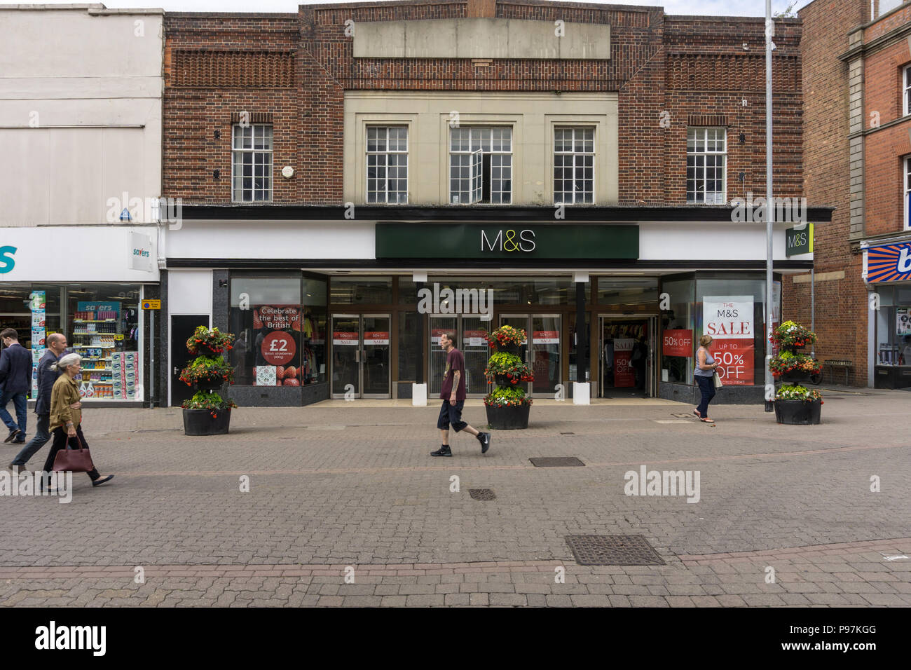 Marks & Spencer store, High Street, Kettering, Northamptonshire, Regno Unito; interessati dalla ditta di piani di chiusura e a causa di chiudere il 11 agosto 2018 Foto Stock
