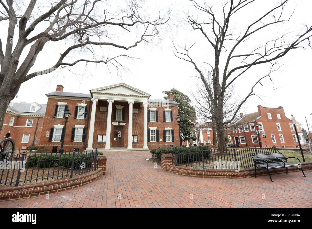 Albemarle County Court edificio in Court Square, adiacente al Parco di giustizia (ex Jackson Park) in Charlottesville, VA. Photo credit: Katherine P Foto Stock