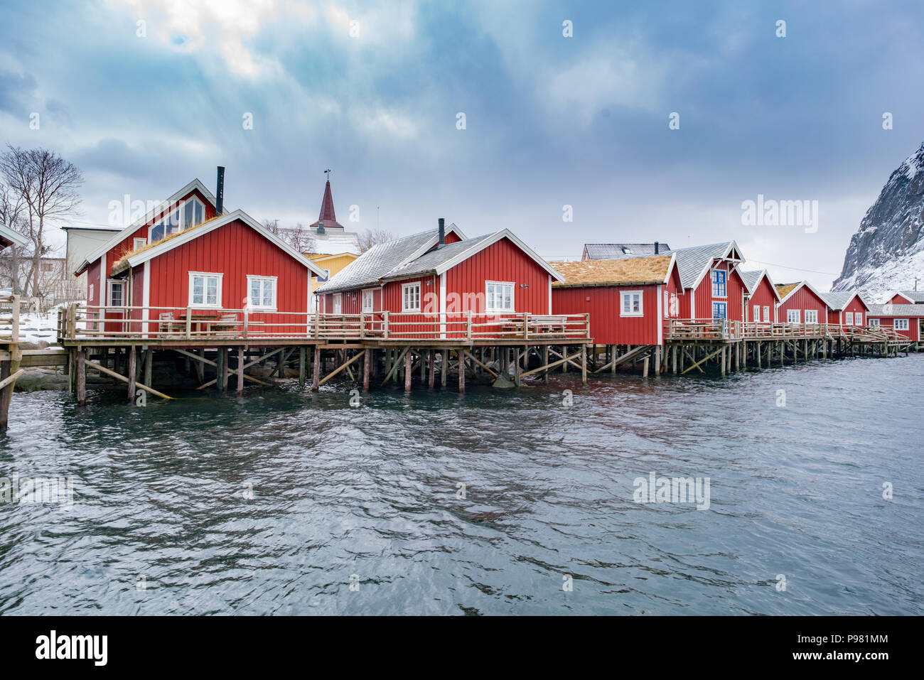 Famosa attrazione turistica Hamnoy villaggio di pescatori sulle Isole Lofoten Foto Stock