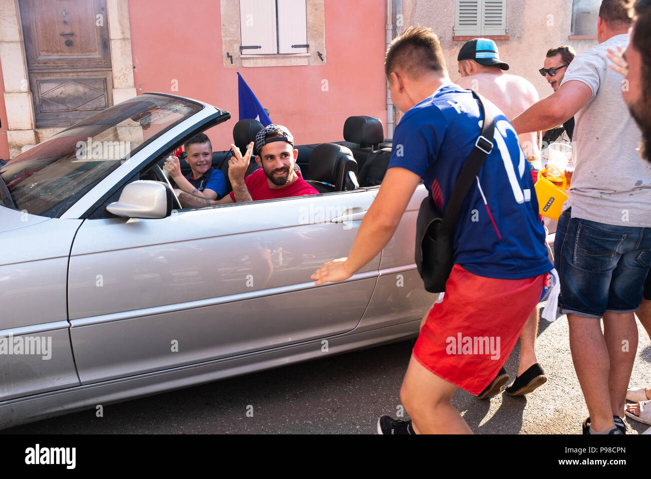 Il popolo francese Celebra la Coppa del Mondo di Calcio 2018 il popolo francese Celebra la Coppa del Mondo di Calcio 2018 Foto Stock