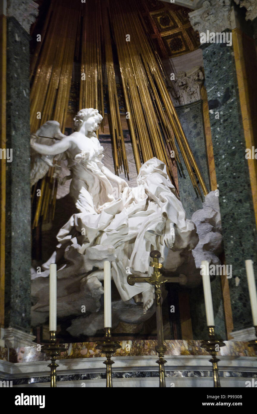 L'Europa. L'Italia,roma,la chiesa di Santa Maria della Vittoria,scultura di Gian Lorenzo Bernini nella cappella Cornaro. Foto Stock