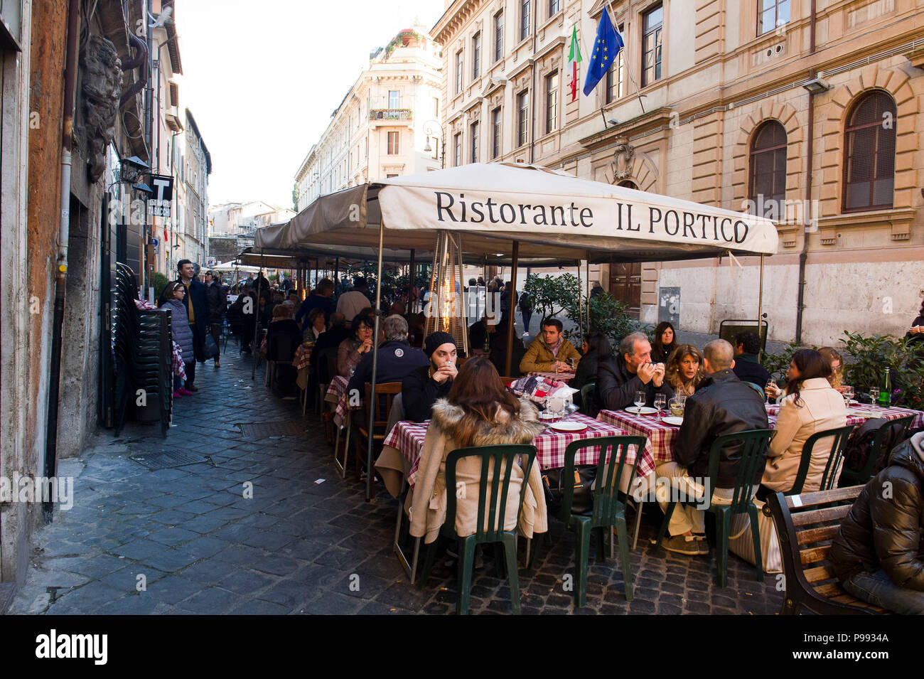 L'Europa. L'Italia,roma,ristoranti e trattorie nel ghetto ebraico. Via  Santa Maria del Pianto Foto stock - Alamy