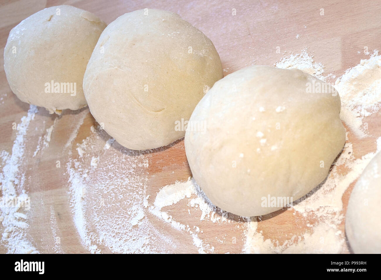 Pizza Pasta di pane dimostrando sfere Foto Stock