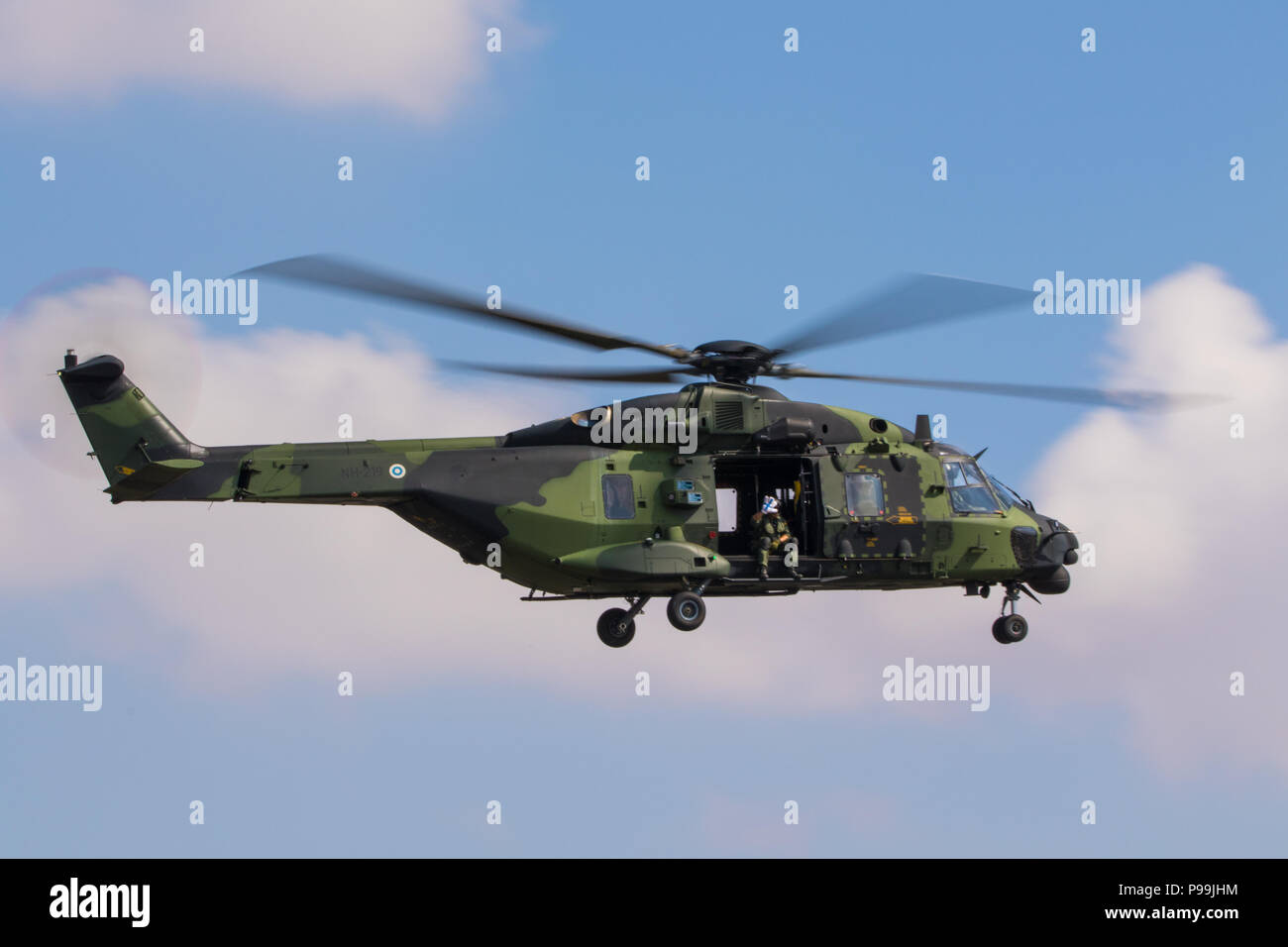 NH Industries NH90 TTH elicottero dell'esercito finlandese presso il Royal International Air Tattoo a RAF Fairford, Inghilterra. Foto Stock