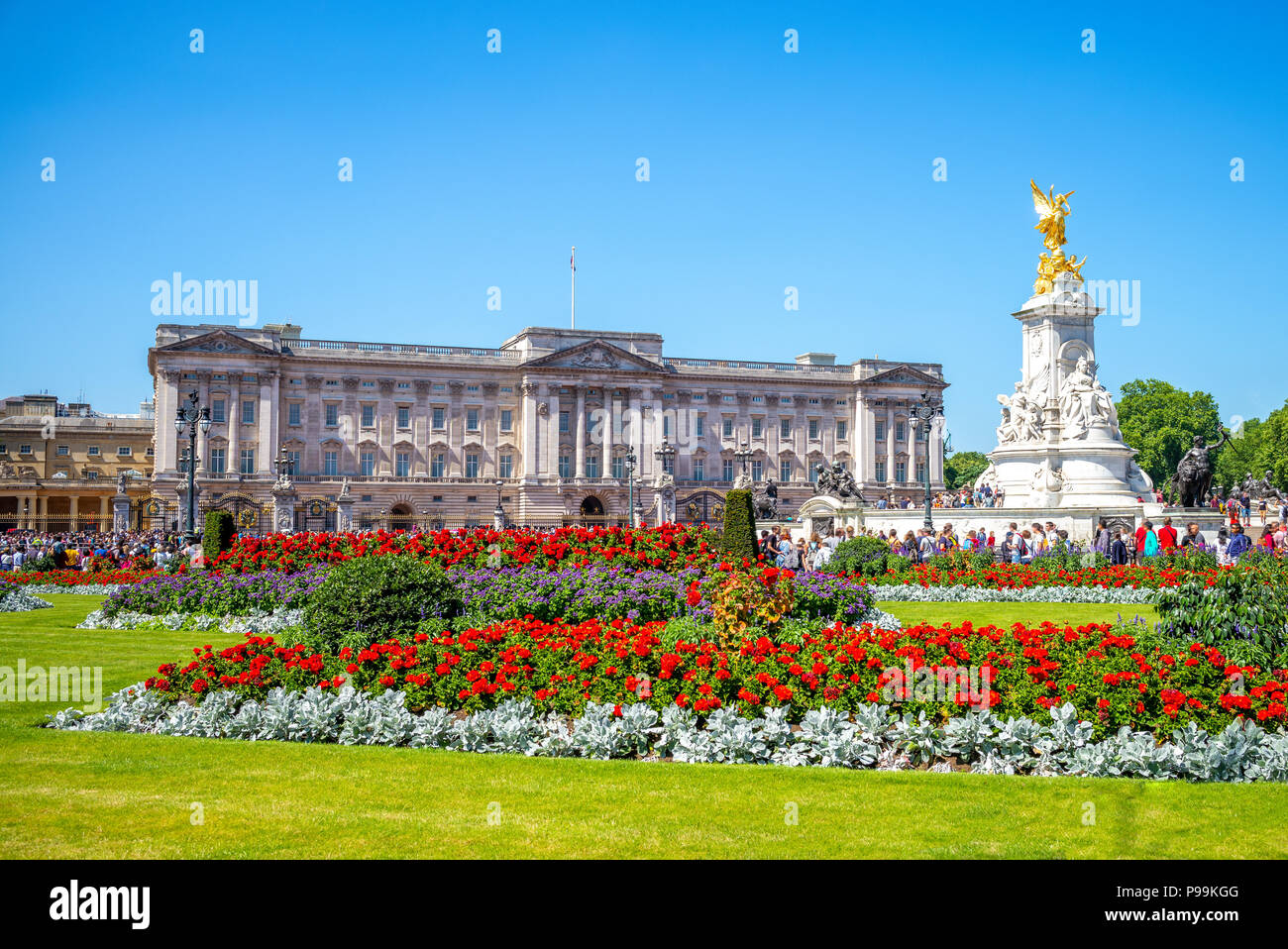 La facciata principale del Palazzo di Buckingham Foto Stock