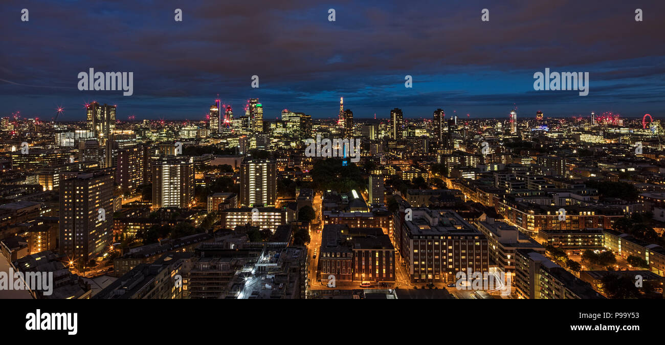 Lo skyline di Londra guardando verso sud dalla strada commerciale, Islington Foto Stock