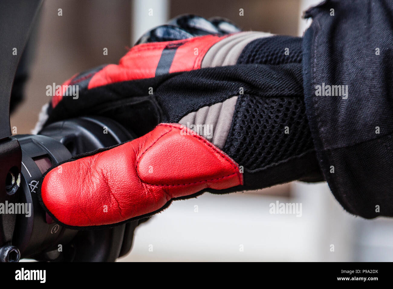 Avviamento elettronico su Ducati Multistrada ciclo motore Foto Stock