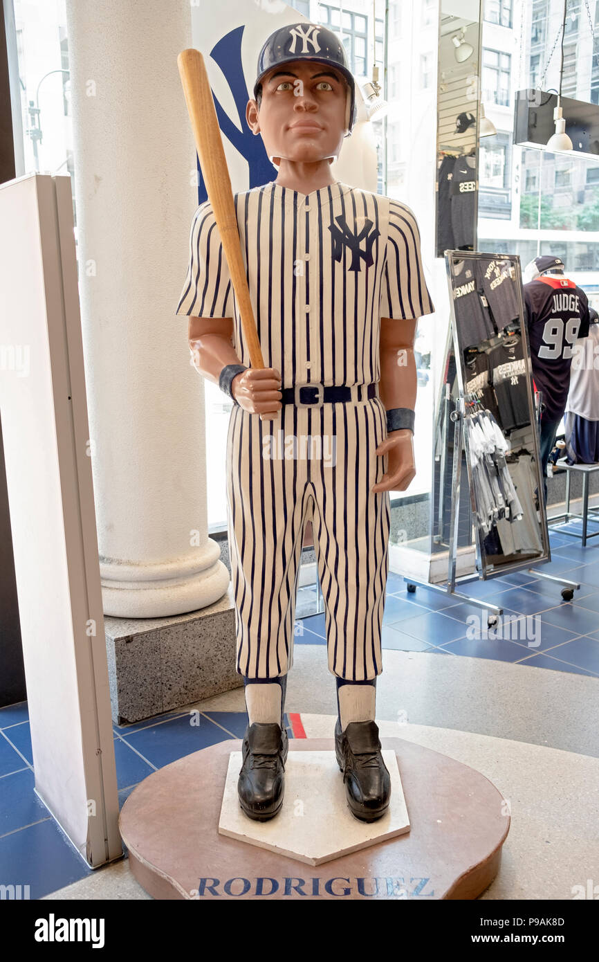 Un alto bobble testa di bambola Alex Rodriguez visualizzato nella New York Yankees team store sulla Fifth Avenue a Manhattan, New York City. Foto Stock