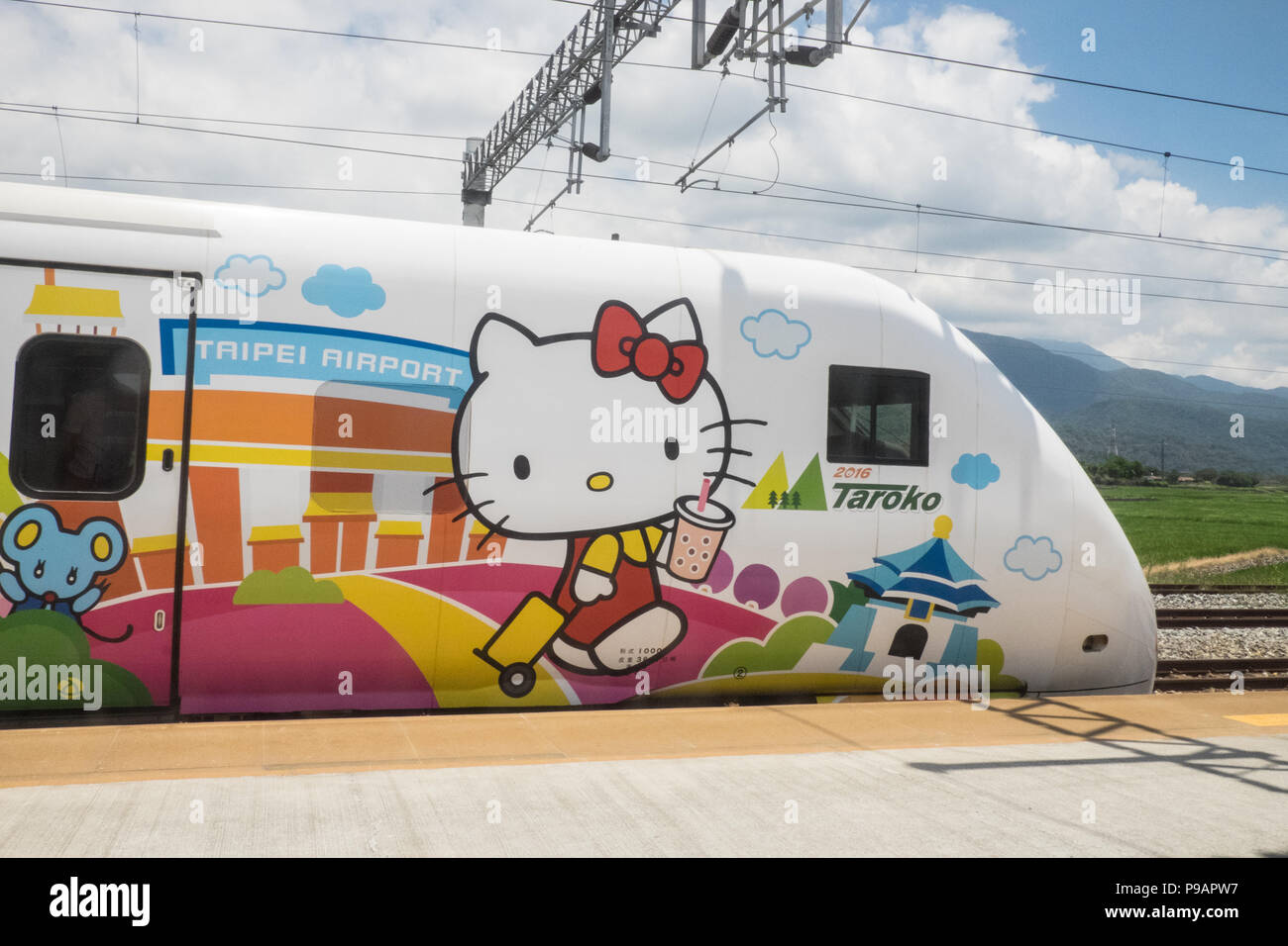 Eva Air,Hello Kitty,carino,cat,design,a,Taroko Express,alta velocità,treni,sud,d,Taipei, Taiwan, Cina,Cinese, Repubblica di Cina,roc,Asia,asiatica, Foto Stock