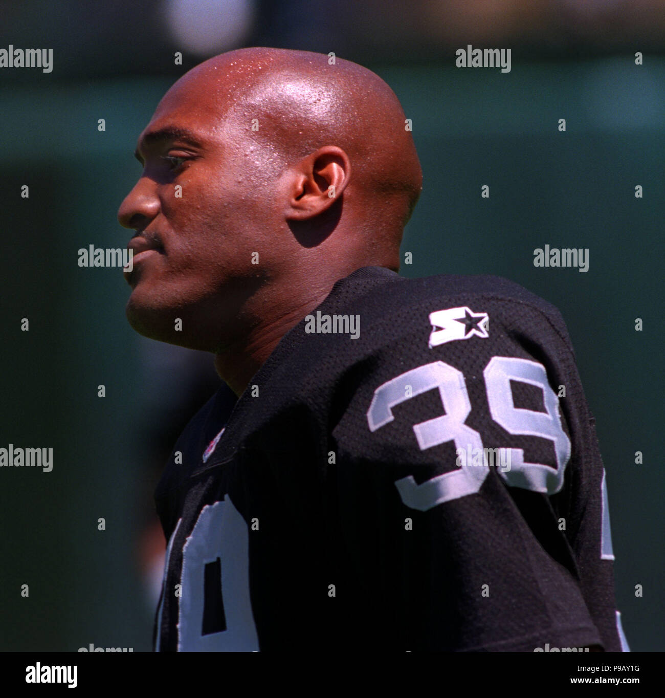Oakland, la California, Stati Uniti d'America. 12 Ago, 1995. Oakland Raiders vs San Louis Rams a Oakland Alameda County Coliseum Sabato, Agosto 12, 1995. Raider beat Rams 27-22. Oakland Raiders defensive back Bruce Pickens Credito: Al di Golub/ZUMA filo/Alamy Live News Foto Stock