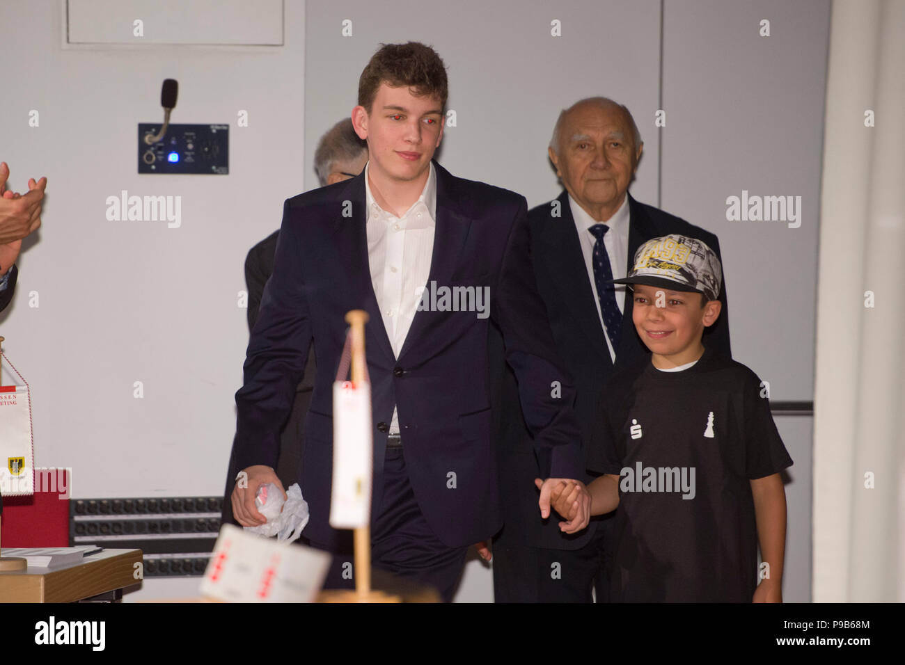 Arrivo del Grand Master con loro Marching Children, Jan-Krzysztof DUDA, Polonia, POL, prima giornata della Sparkassen Chess-Meeting 2018 su 14.07.2018 a Dortmund, | Utilizzo di tutto il mondo Foto Stock