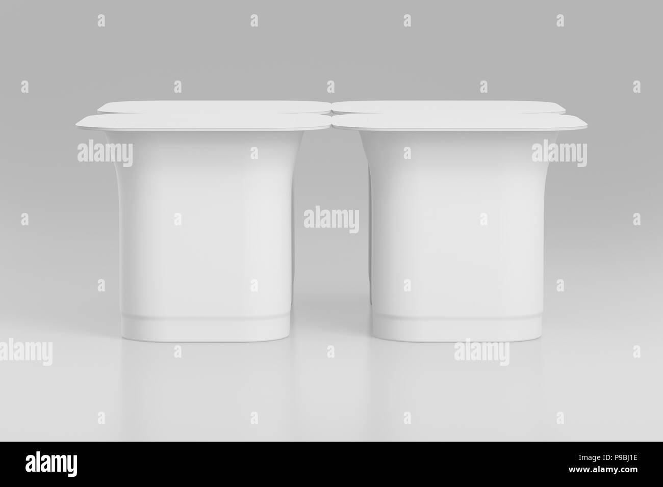 Blank pack di 4 confezione di yogurt. Mockup dessert contenitore in plastica isolato su sfondo bianco con percorso di clipping. 3D render Foto Stock