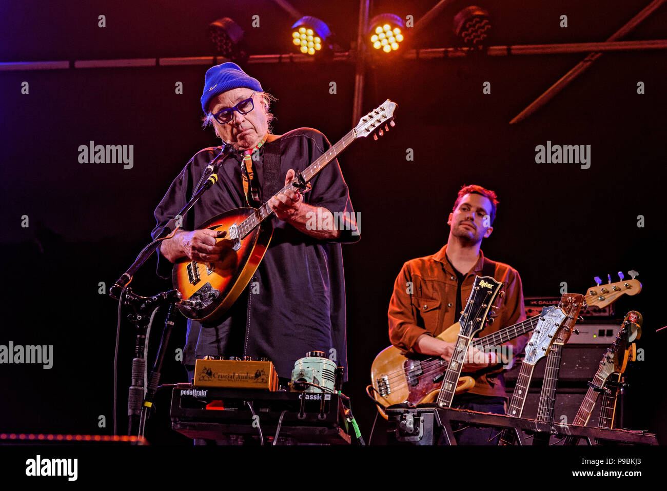 Cantante, chitarrista Ry Cooder live performance, Vancouver Folk Music Festival, Vancouver, British Columbia, Canada. Foto Stock