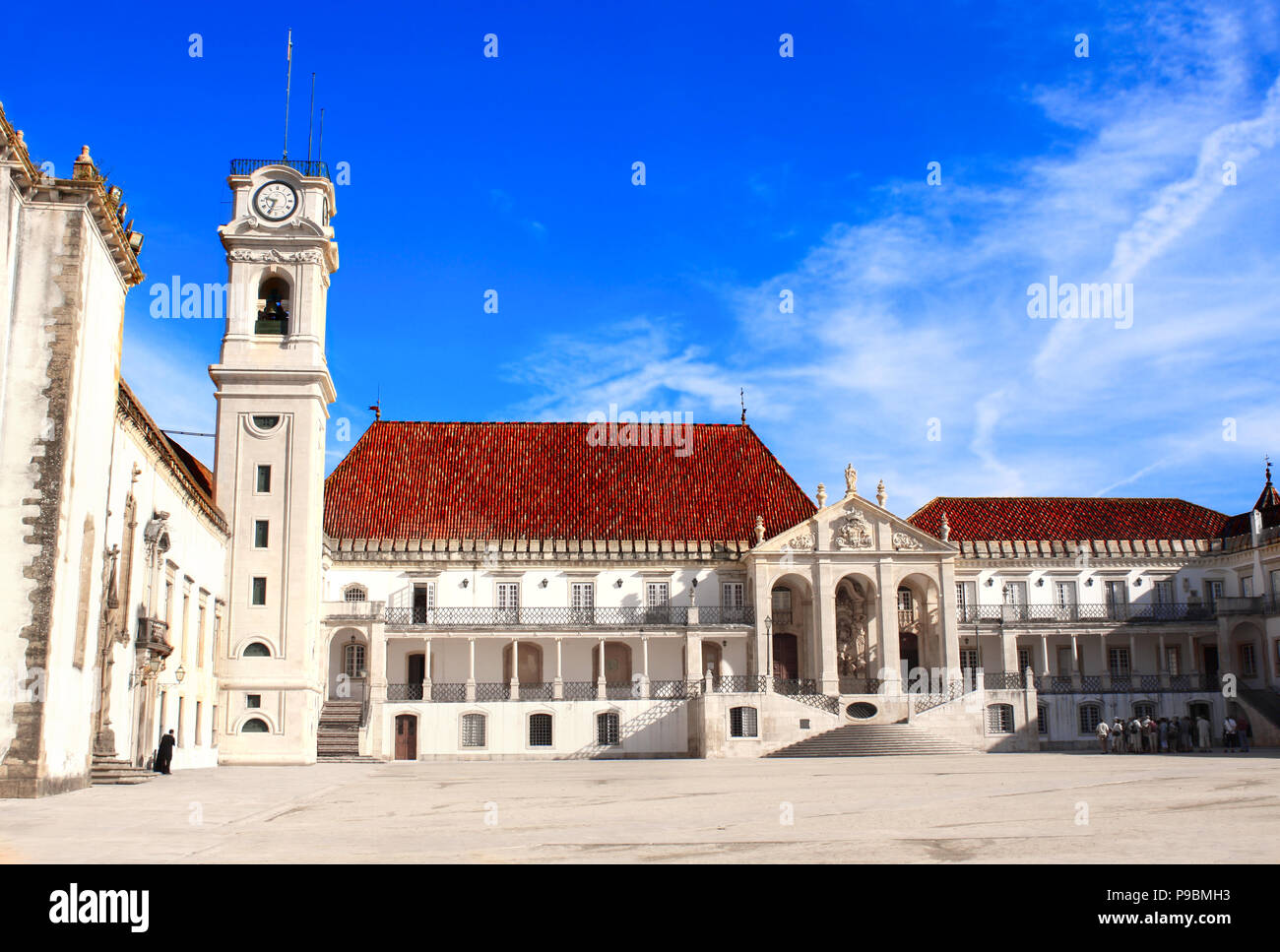 Ingresso della Università di Coimbra, la più antica università in Portogallo  e una delle più antiche in Europa (fondata nel 1290), il Portogallo.  Patrimonio mondiale UNESCO s Foto stock - Alamy